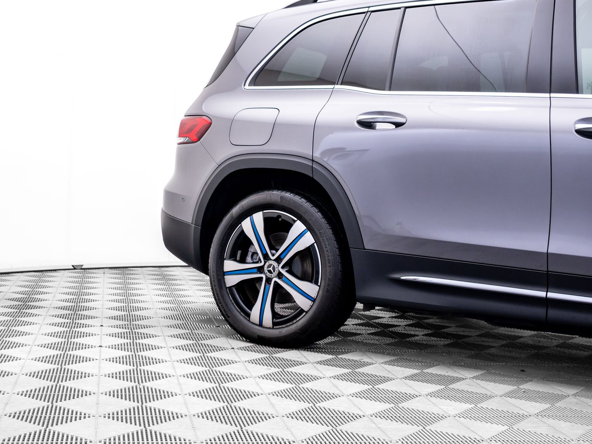 Used 2023 Mercedes-Benz EQB 350 4MATIC SUV image 35