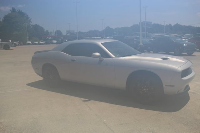 Used 2022 Dodge Challenger SXT w/ Plus Package RWD image 9