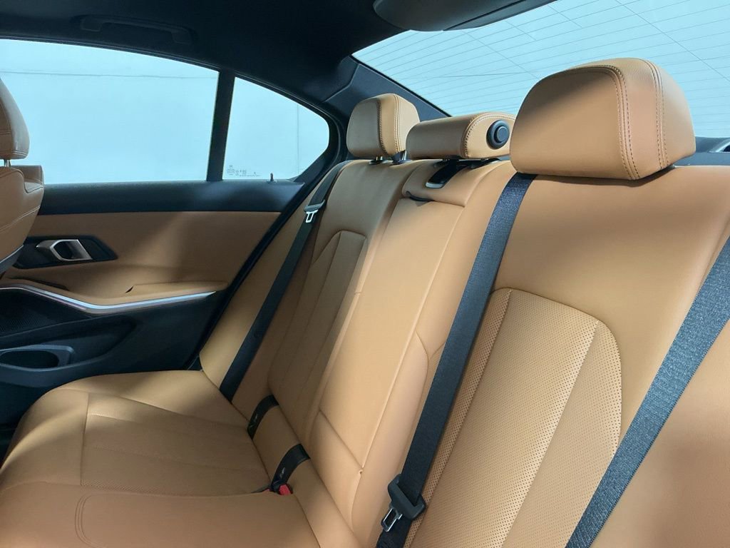 Certified 2025 BMW 330i Sedan w/ Premium Package RWD image 27