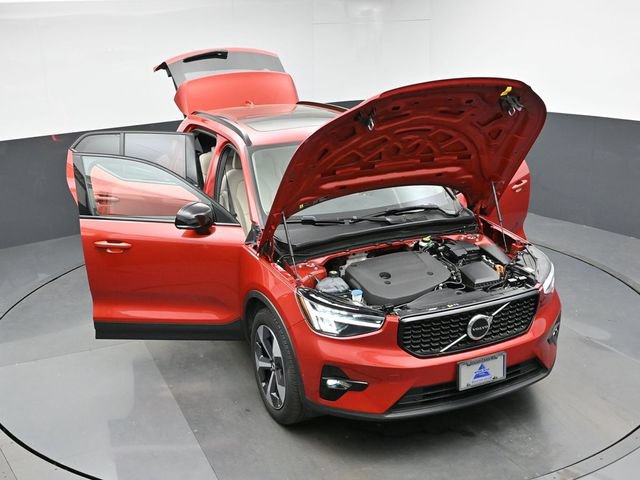 Used 2023 Volvo XC40 B5 Plus w/ Driver Assist Package AWD/4WD image 50
