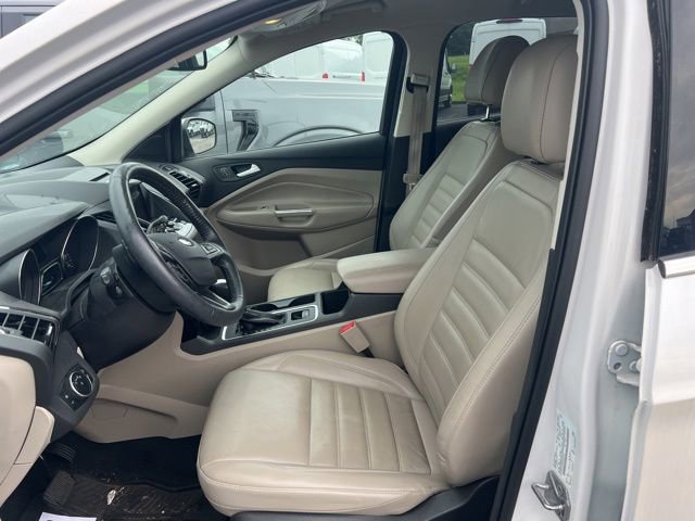 Used 2017 Ford Escape Titanium w/ Equipment Group 301A FWD image 3