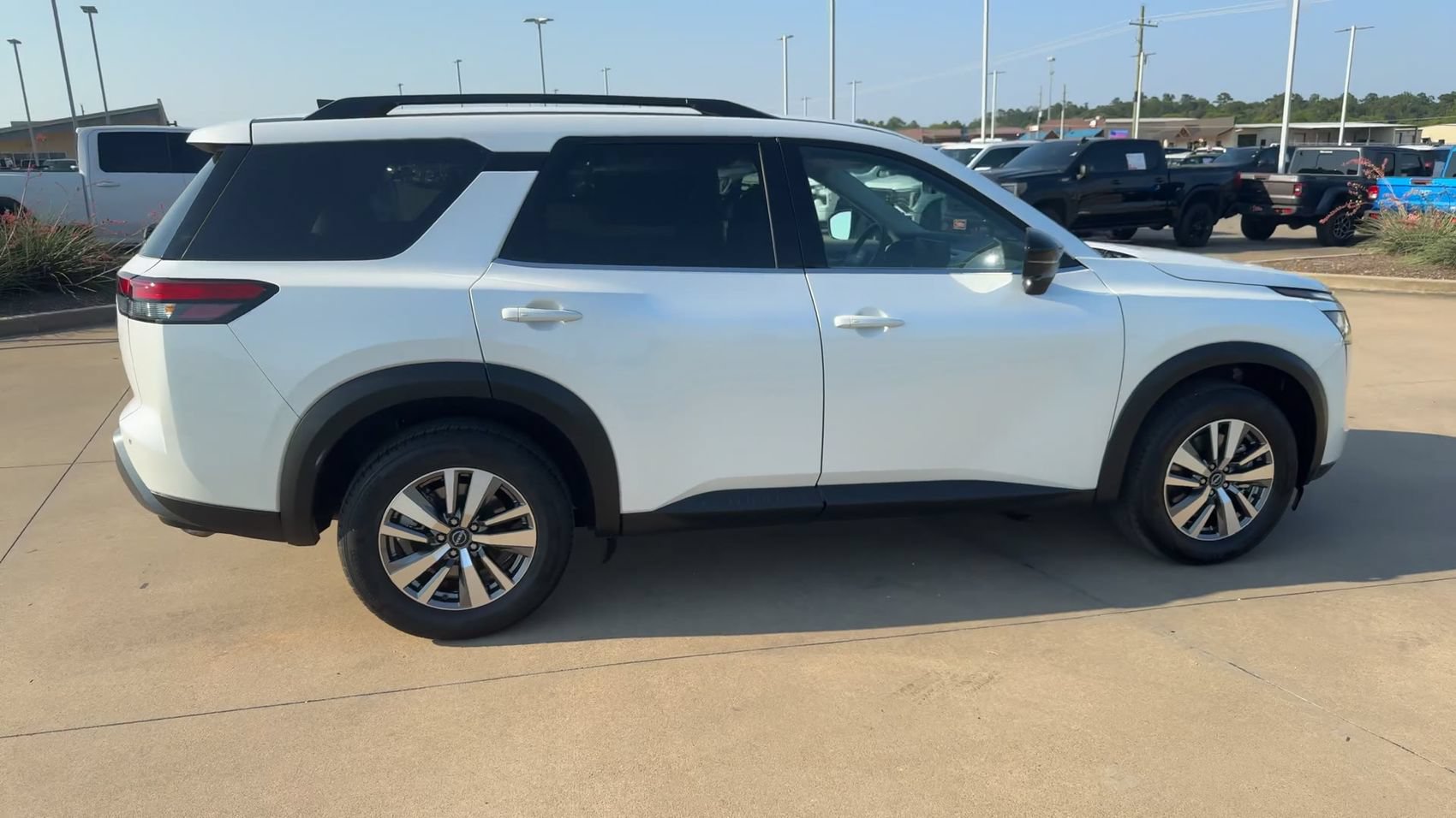 Used 2026 Nissan Pathfinder SL AWD/4WD image 9