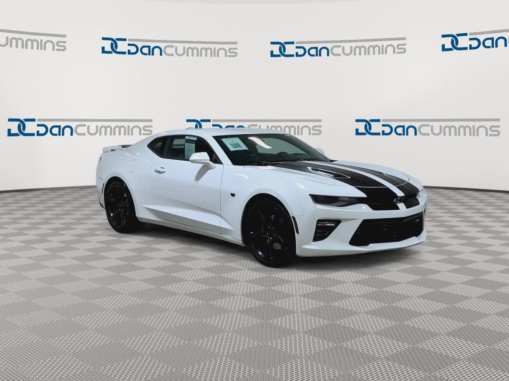 Used 2018 Chevrolet Camaro SS image 2