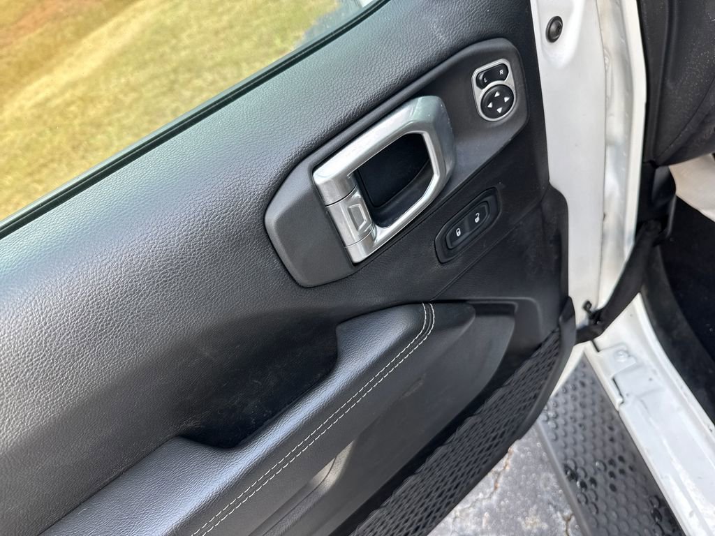 Used 2020 Jeep Wrangler Unlimited Sahara image 13