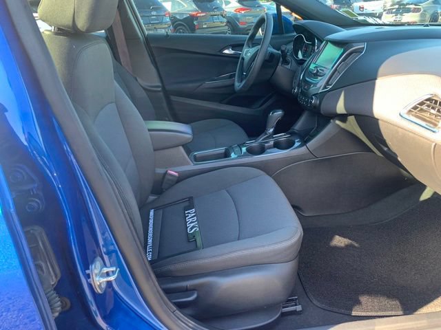 Used 2017 Chevrolet Cruze LT w/ Convenience Package FWD image 16