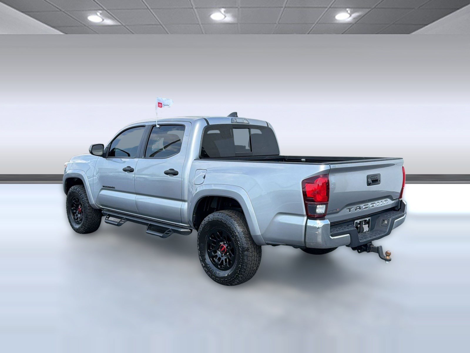 Certified 2021 Toyota Tacoma SR5 image 3