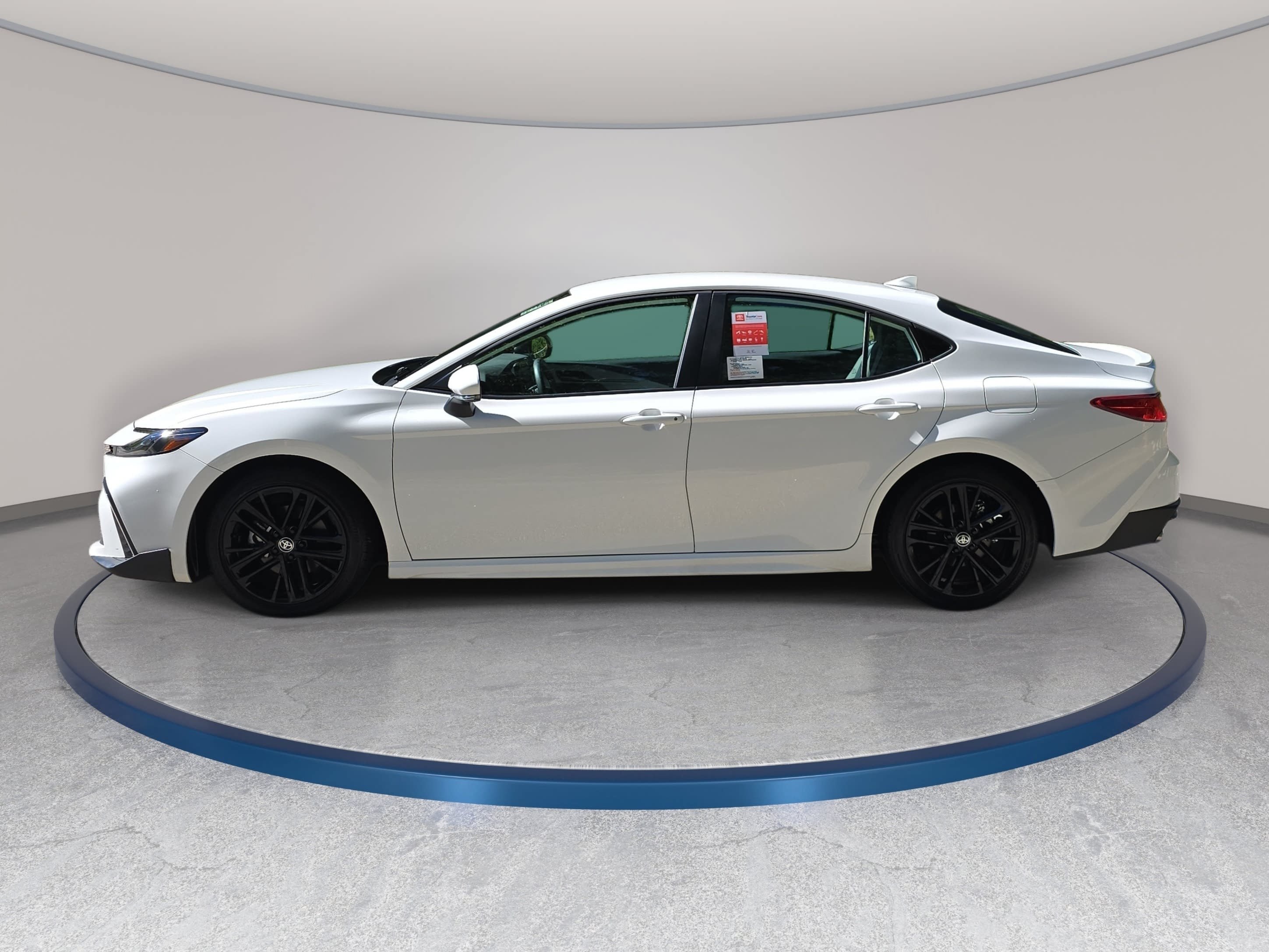 Used 2026 Toyota Camry SE w/ Convenience Package FWD image 8
