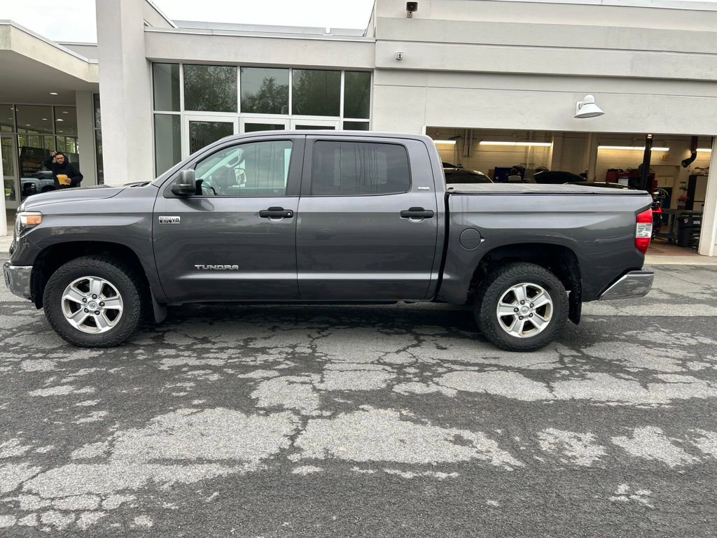 Used 2018 Toyota Tundra SR5 w/ SR5 Upgrade Package AWD/4WD image 2