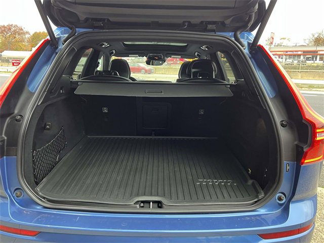 Used 2019 Volvo XC60 T6 R-Design w/ Protection Package image 7