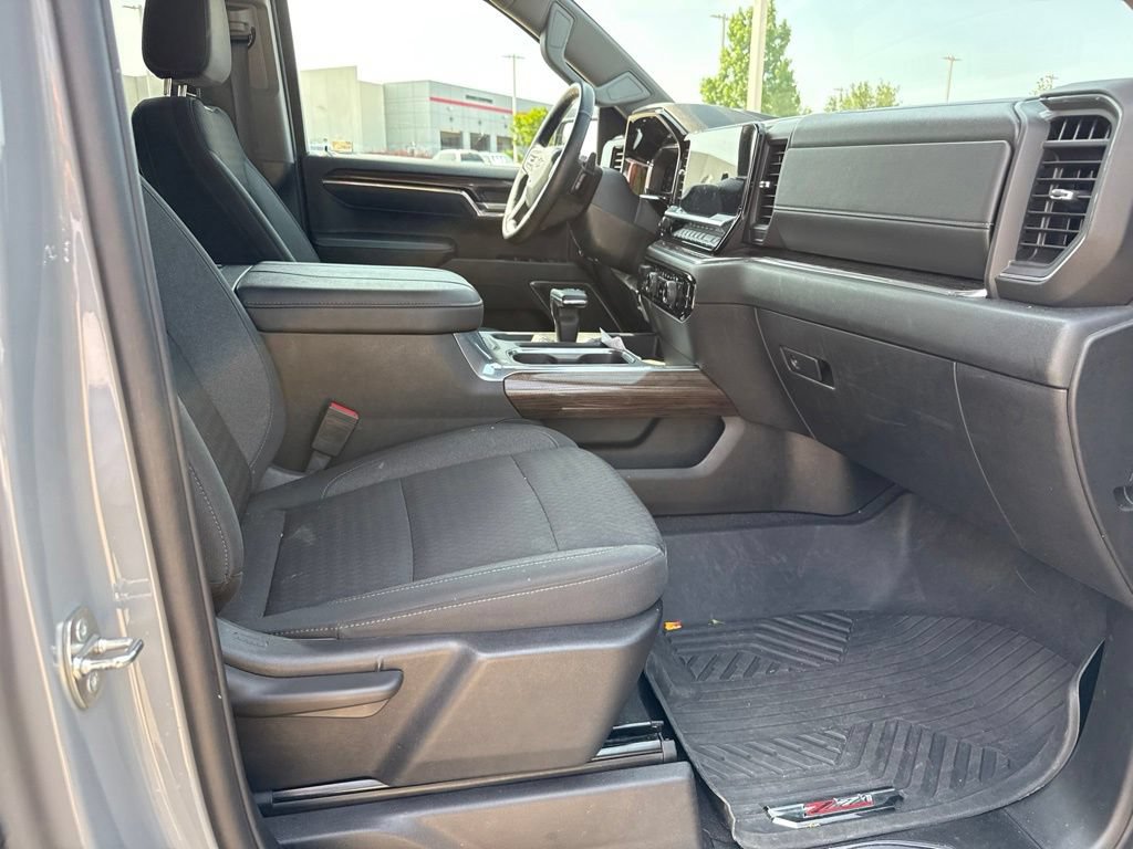 Used 2024 Chevrolet Silverado 1500 RST w/ Convenience Package II AWD/4WD image 17