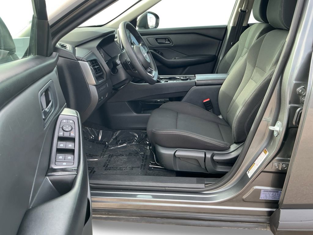 Used 2024 Nissan Rogue S image 22