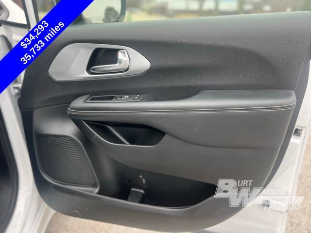 Used 2025 Chrysler Pacifica Limited FWD image 26