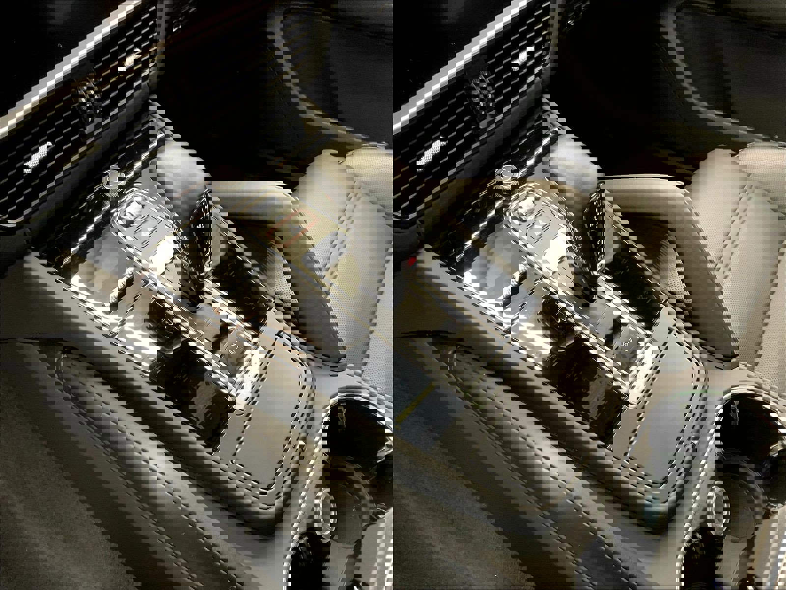 Used 2023 Porsche Cayenne GTS image 18