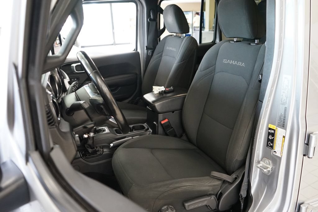 Used 2021 Jeep Wrangler Unlimited Sahara AWD/4WD image 2