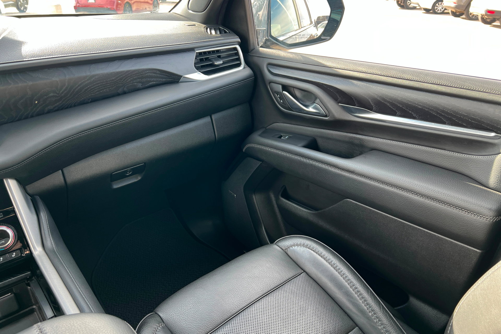 Used 2021 GMC Yukon XL Denali image 11