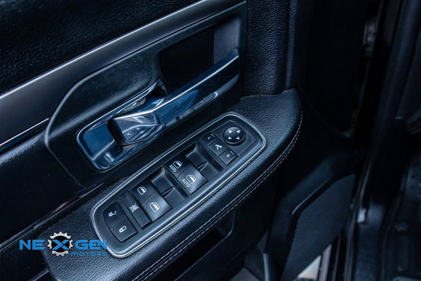 Used 2018 RAM 3500 Laramie w/ Sport Appearance Group image 12