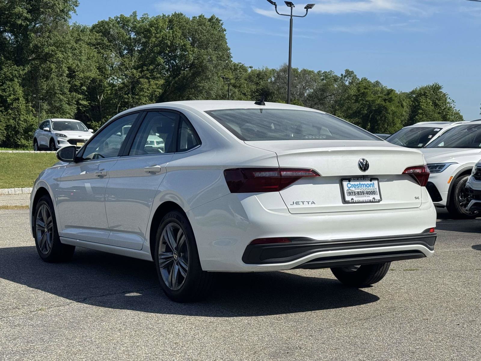 Used 2023 Volkswagen Jetta SE FWD image 3