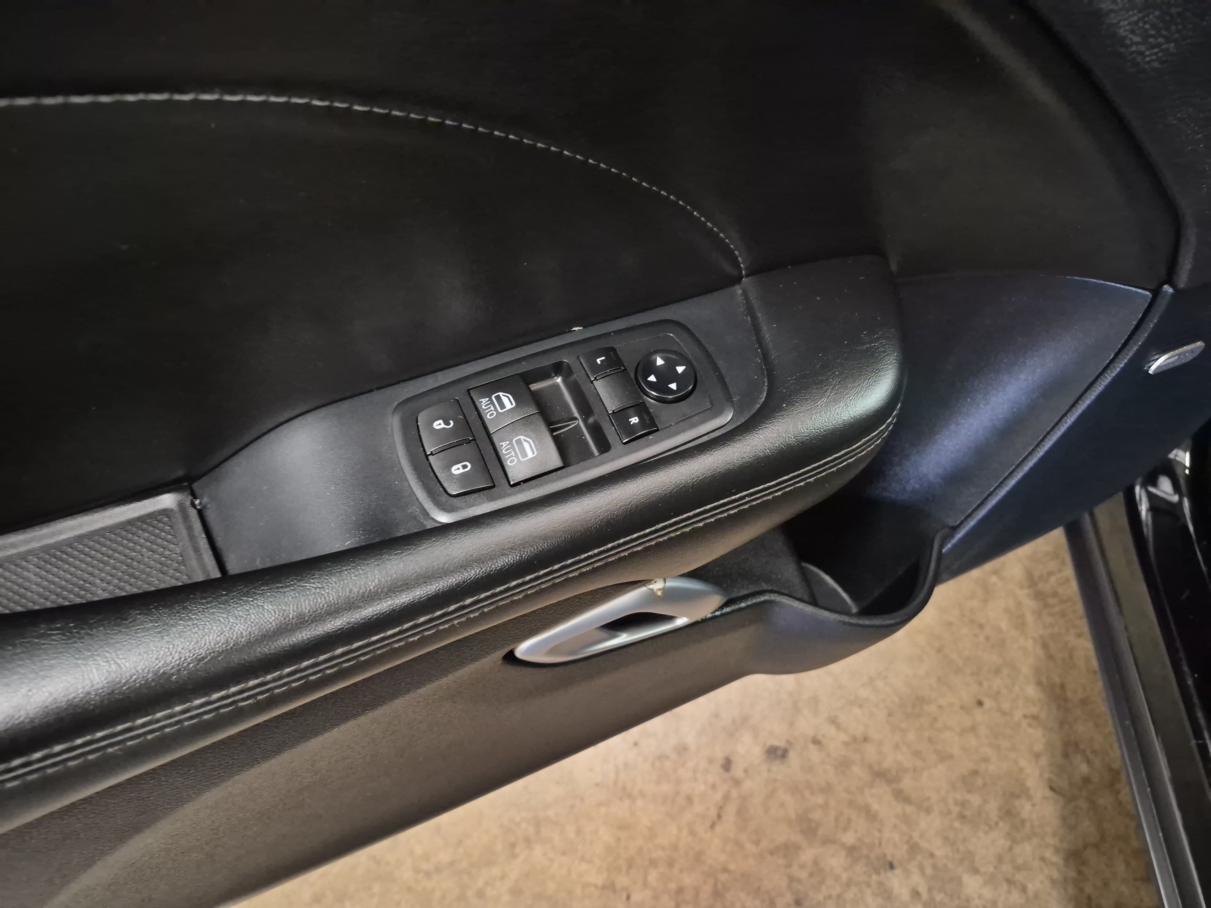 Used 2016 Dodge Challenger SXT Plus RWD image 10