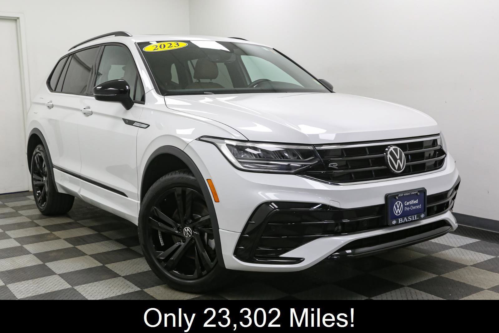 Certified 2023 Volkswagen Tiguan SE R-Line image 3