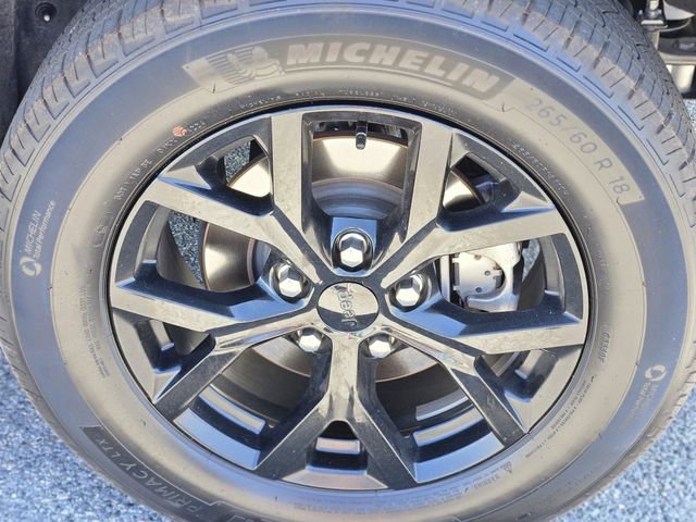 Used 2025 Jeep Grand Cherokee Altitude AWD/4WD image 10