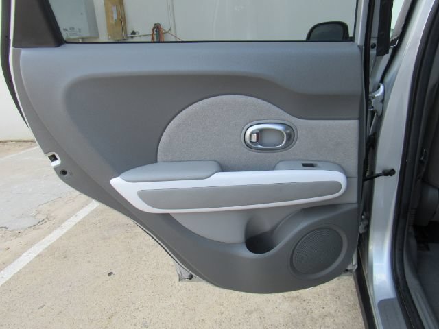 Used 2017 Kia Soul EV-e FWD image 14