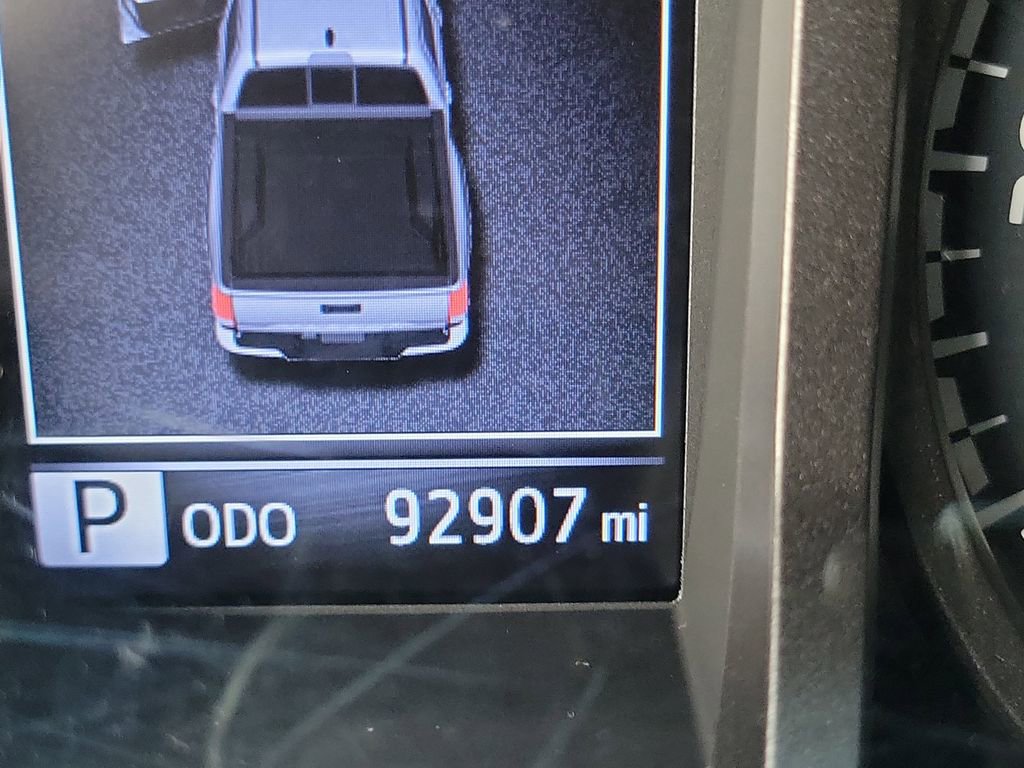 Used 2016 Toyota Tacoma TRD Sport w/ Towing Package image 23