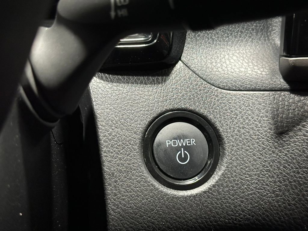 Used 2025 Toyota Camry LE w/ Convenience Package image 20