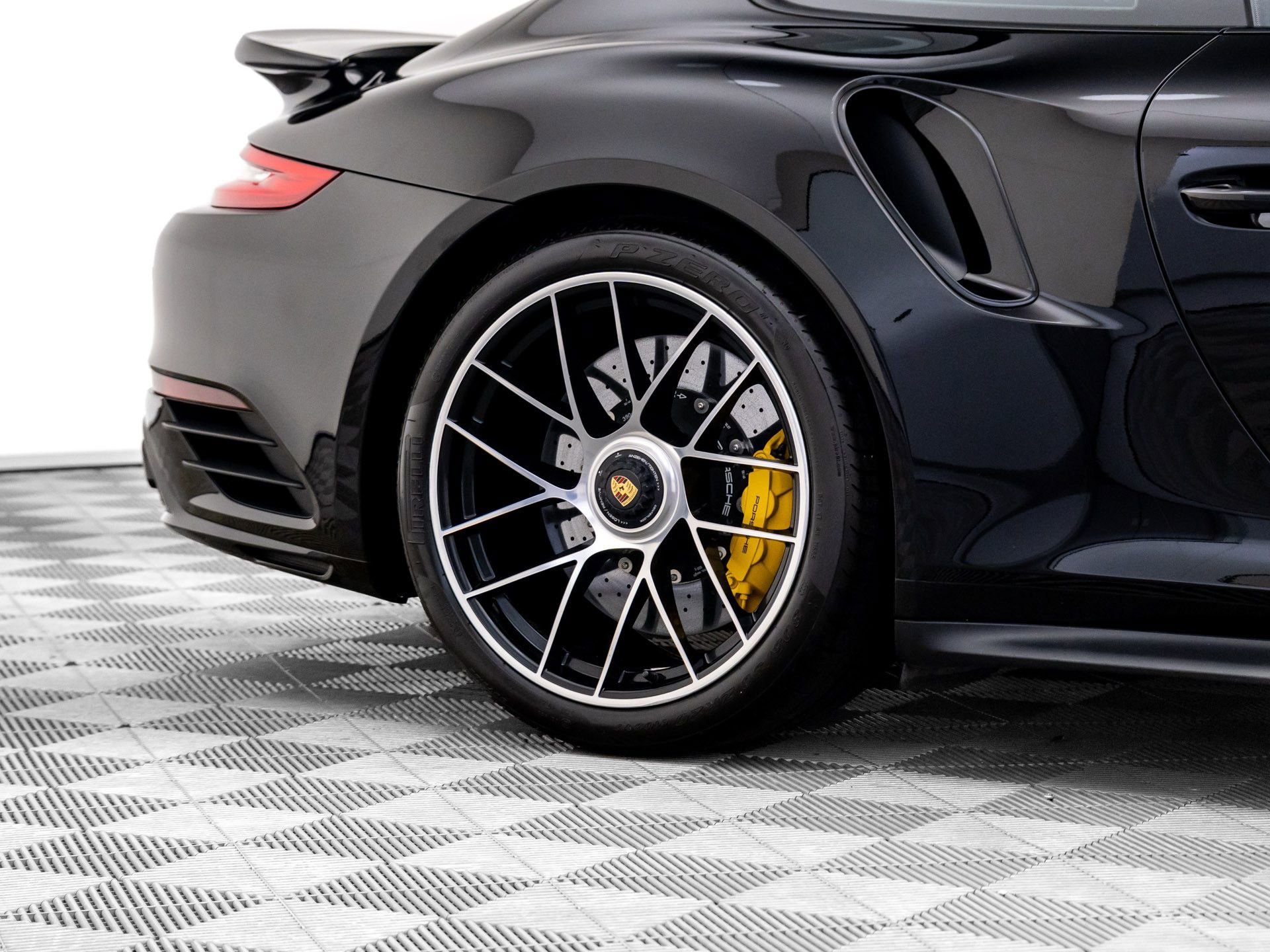 Used 2017 Porsche 911 Turbo S image 32