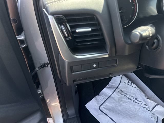 Used 2023 Nissan Rogue SV FWD image 12