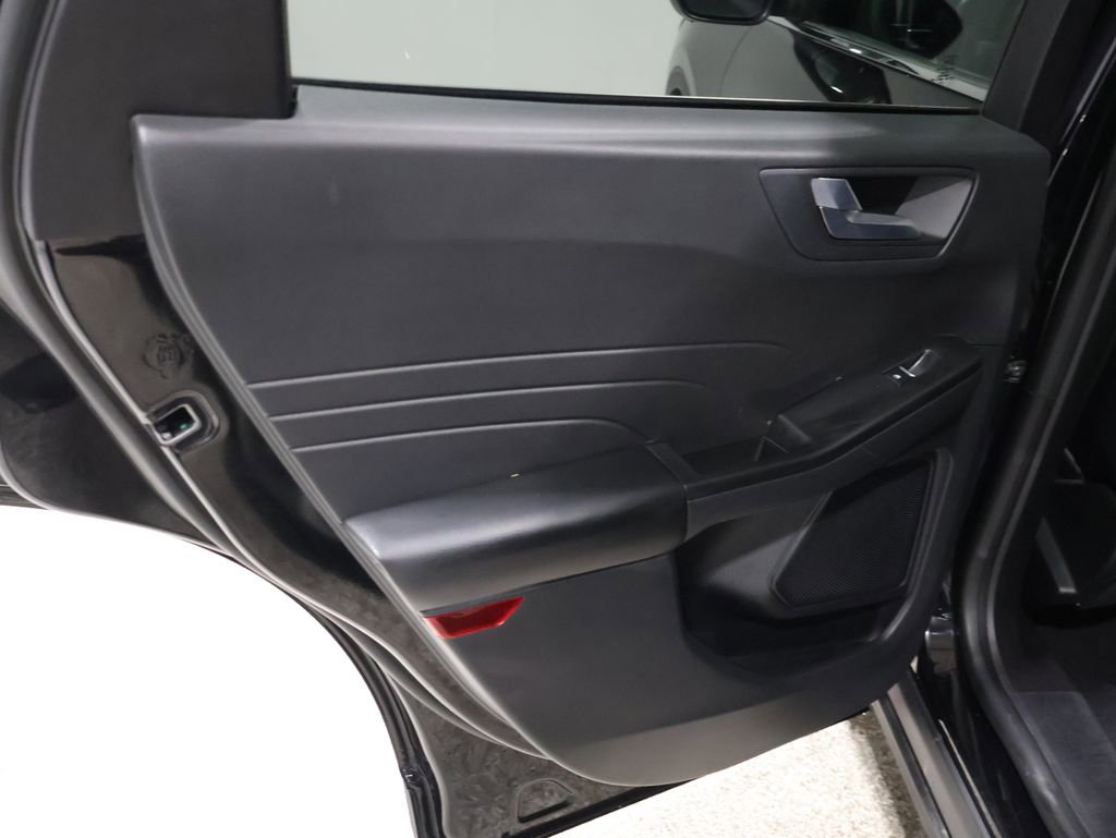 Used 2023 Ford Escape Platinum image 19