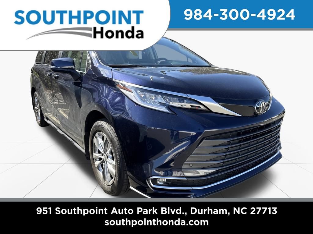 Used 2026 Toyota Sienna Limited image 1