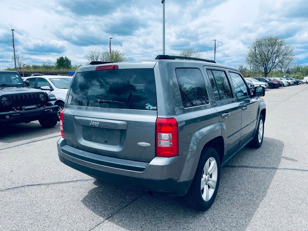 Used 2011 Jeep Patriot Latitude FWD image 6