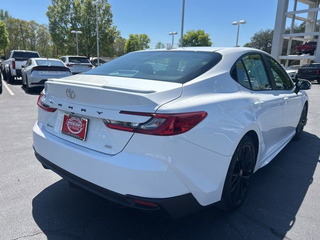 Used 2025 Toyota Camry SE FWD image 5