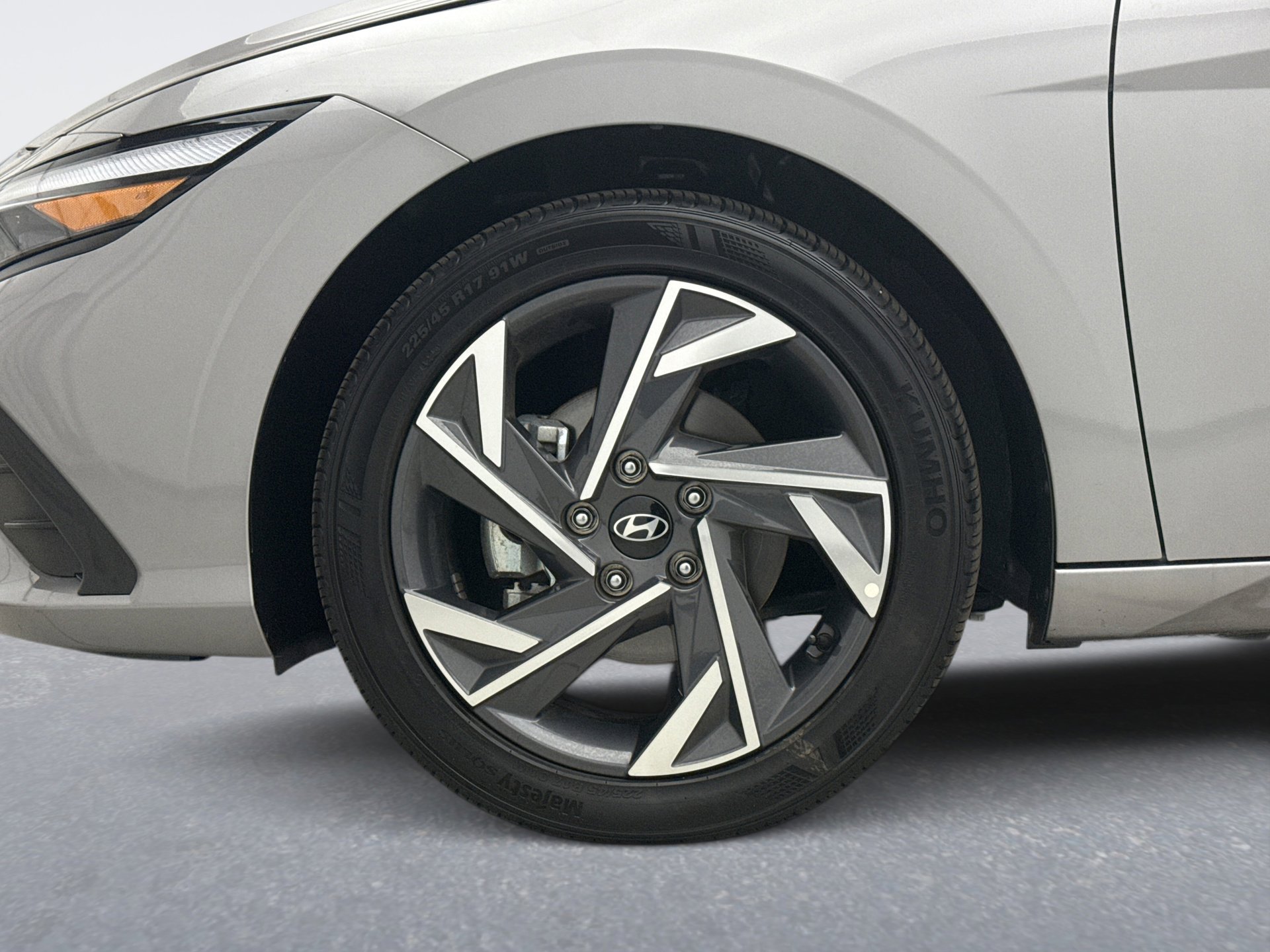 Used 2025 Hyundai Elantra Sport image 23