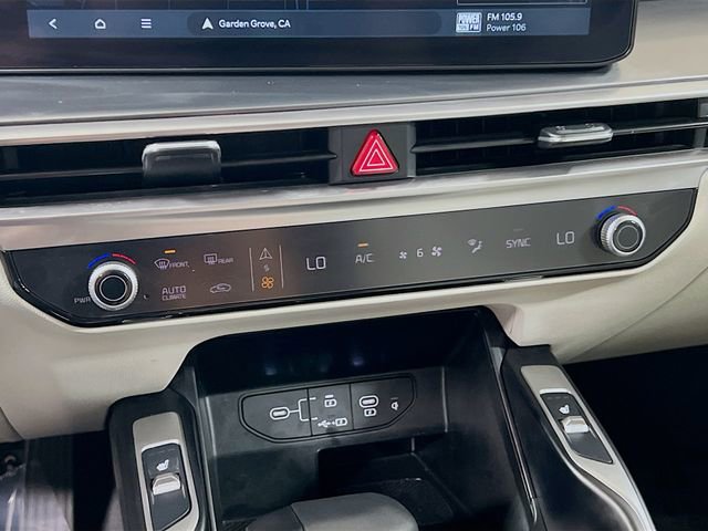 Certified 2025 Kia Sorento EX image 16