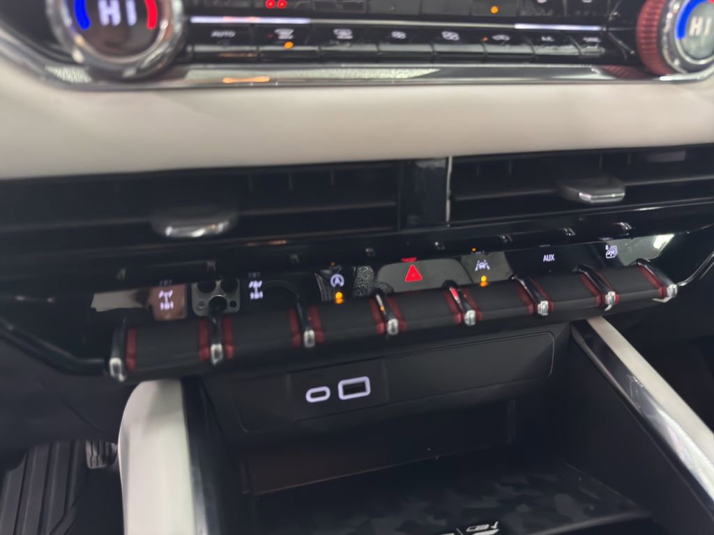 Used 2024 GMC Canyon AT4X image 34