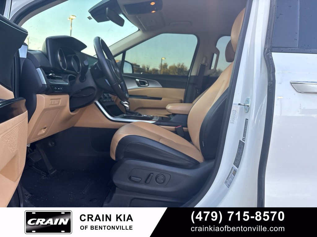 Certified 2024 Kia Carnival LX FWD image 13