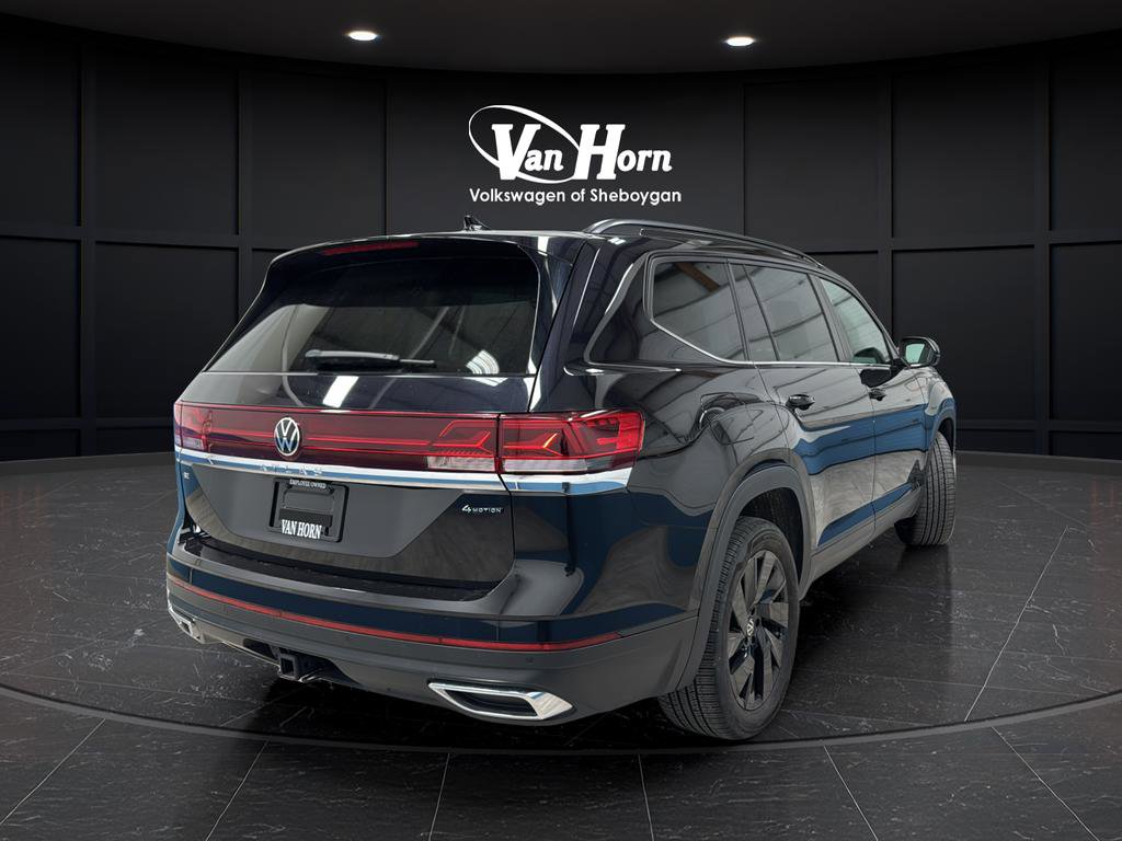 Used 2024 Volkswagen Atlas SE w/ Black Wheel Package image 3