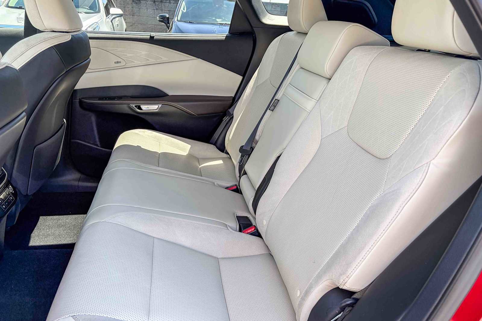 Certified 2023 Lexus RX 350 FWD w/ Accessory Package (K3) image 17
