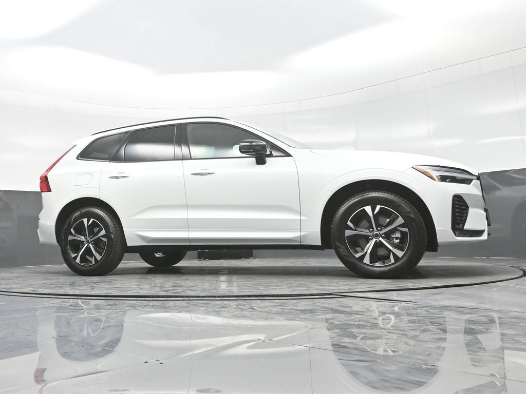 New 2026 Volvo XC60 B5 Core AWD/4WD image 28