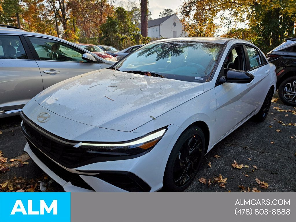 Used 2026 Hyundai Elantra Sport FWD image 3