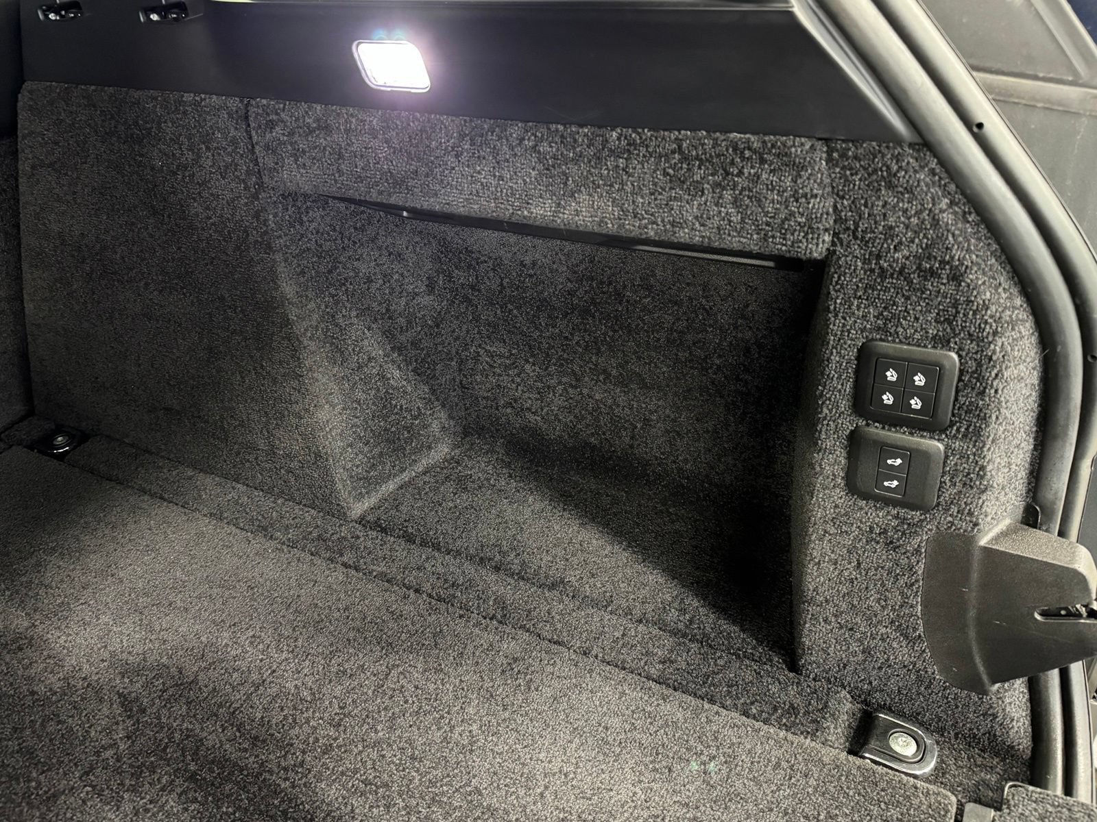 Used 2018 Land Rover Range Rover HSE AWD/4WD image 48