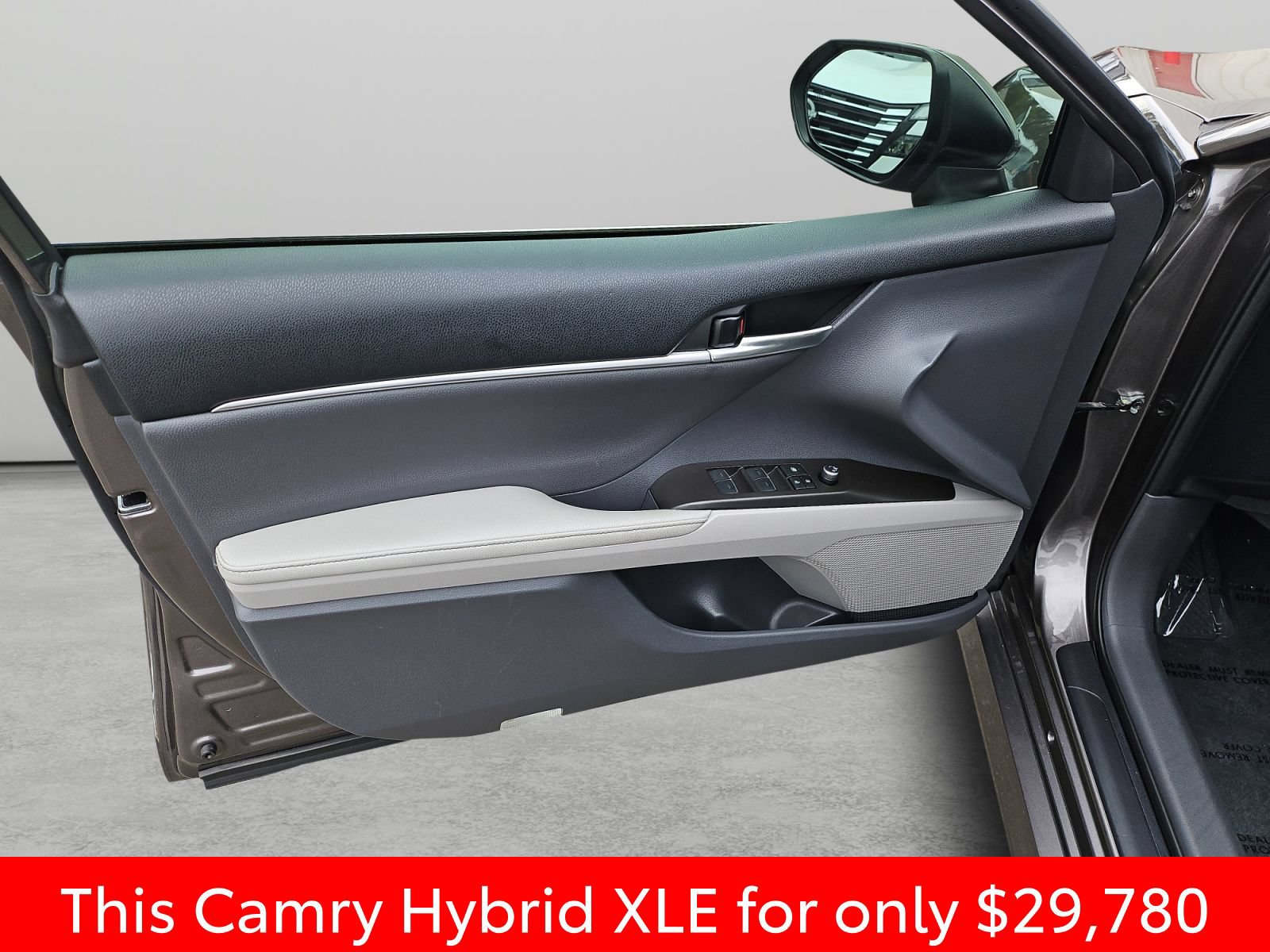 Used 2023 Toyota Camry XLE FWD image 34