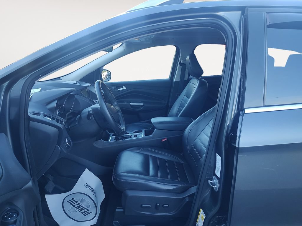 Used 2018 Ford Escape Titanium w/ Ford Safe & Smart Package AWD/4WD image 9