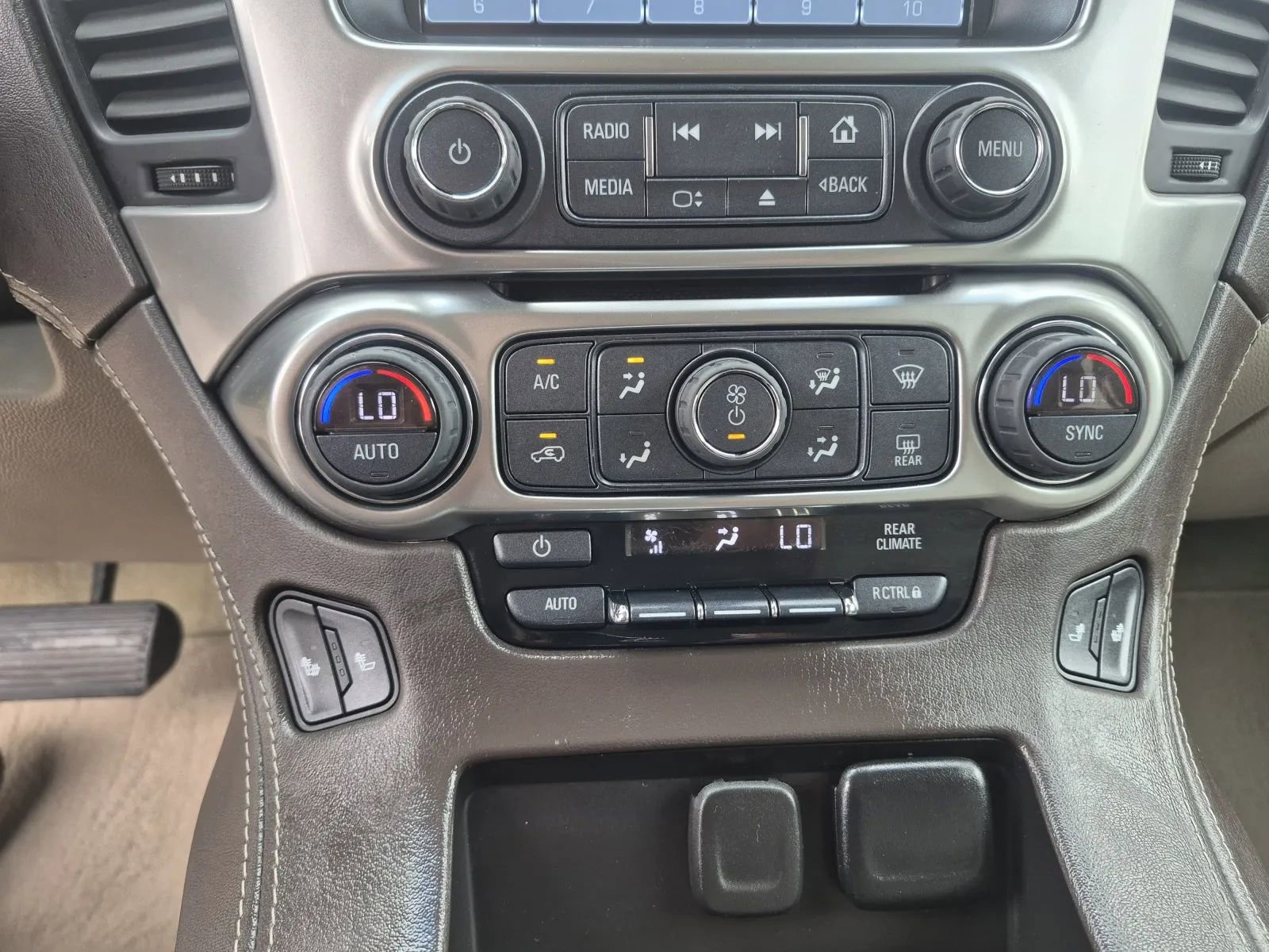 Used 2018 Chevrolet Suburban LT AWD/4WD image 28