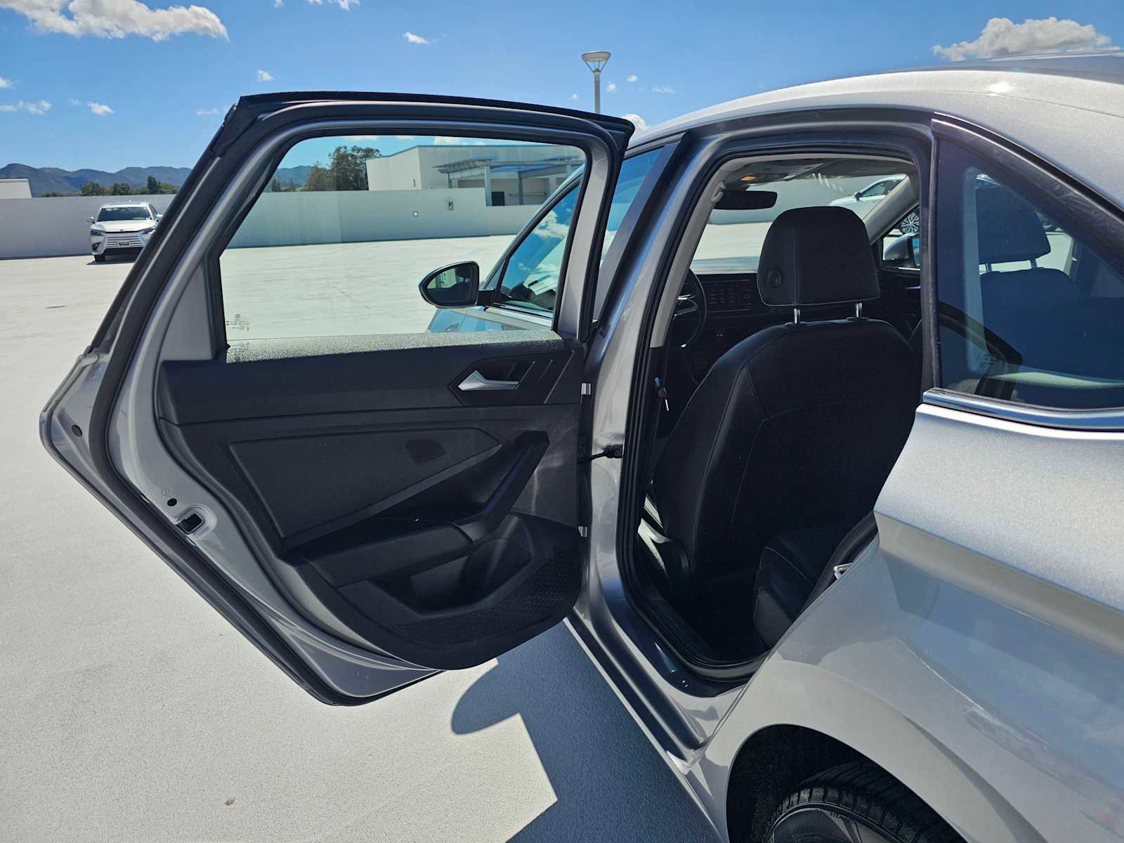 Used 2024 Volkswagen Jetta SE FWD image 15