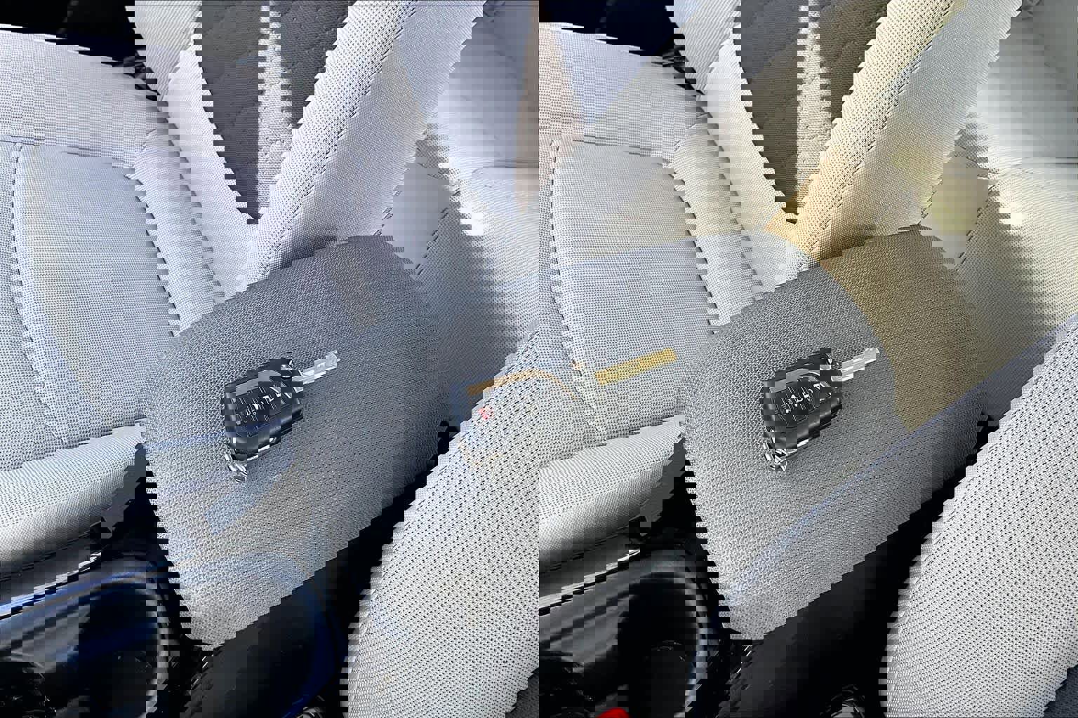 Used 2022 Toyota Corolla LE image 14