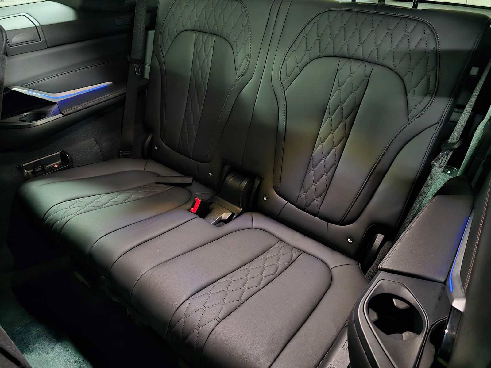 Used 2023 BMW X7 M60i w/ Climate Comfort Package image 20