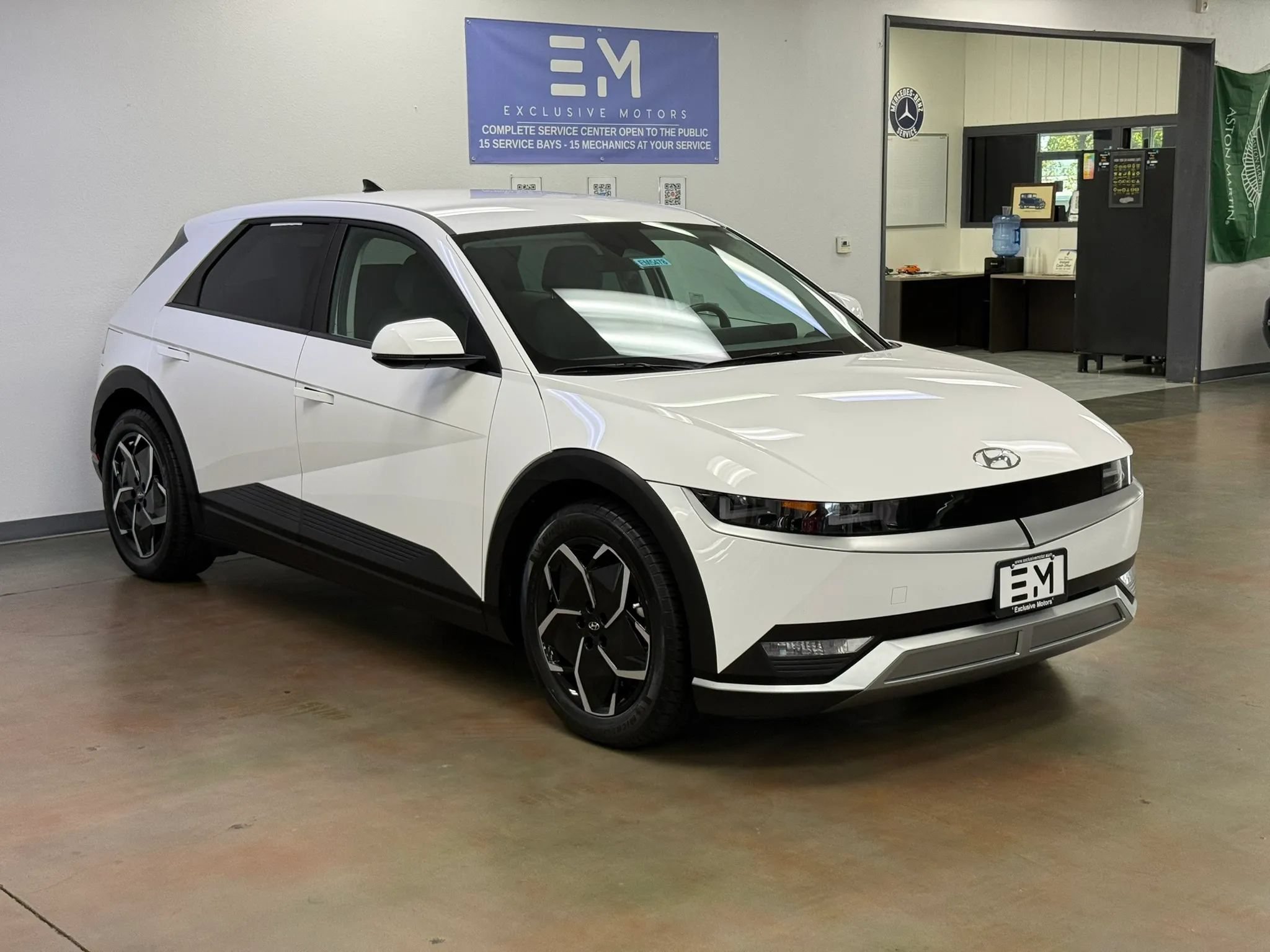 Used 2024 Hyundai Ioniq 5 SE RWD image 2