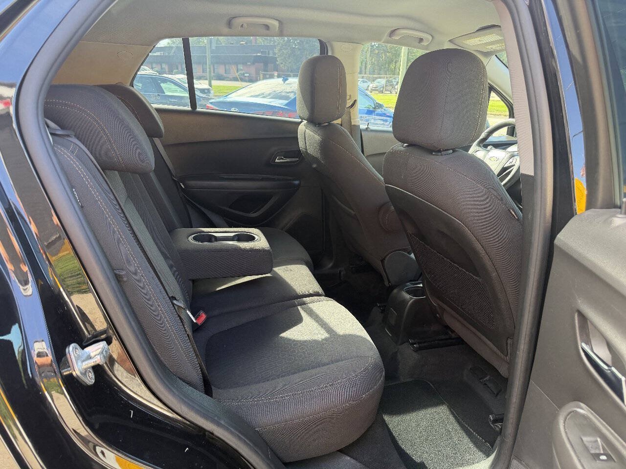 Used 2020 Chevrolet Trax LS FWD image 16